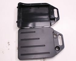 Kruiser Long Range: Istuimen alapuolisen akun kiinnityskotelo